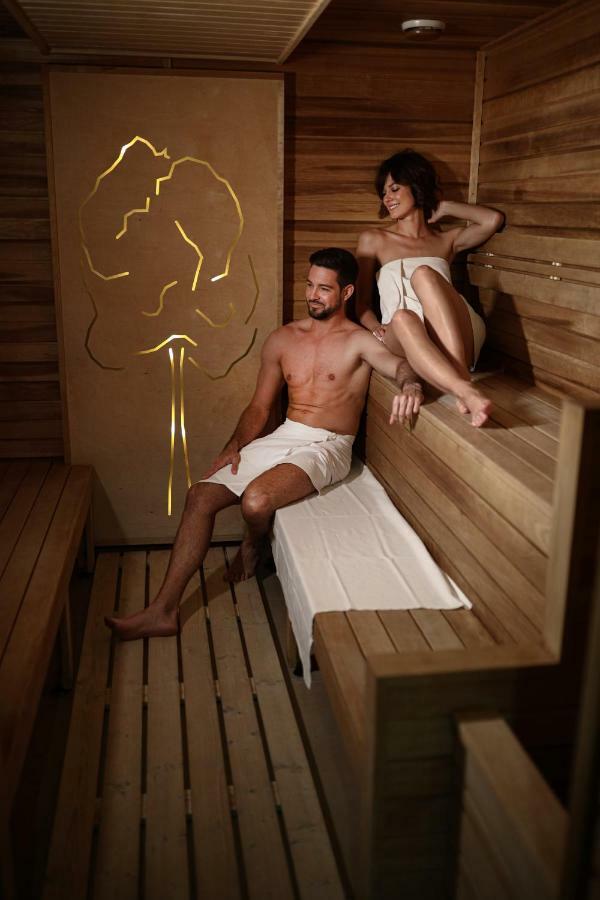 Barack Thermal & Natura Apartments Tiszakecske Ngoại thất bức ảnh